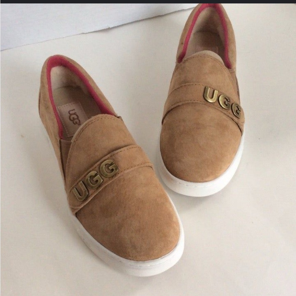 NWT UGG Women's Kitlyn Charm
Brown